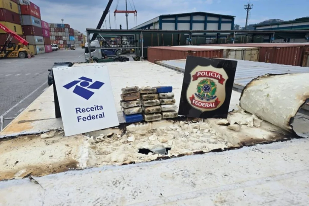 PF apreende 615 kg de cocaína em carga de banana no Porto de Santos