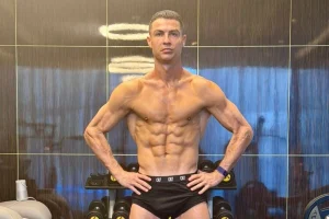 Cristiano Ronaldo Exibe Físico Impressionante Após Sessão de sauna aos 40 Anos