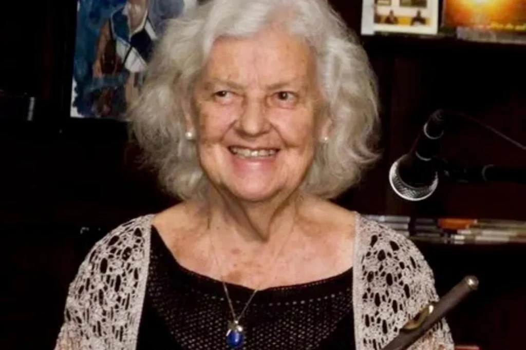 Morre flautista Odette Ernest Dias aos 96 anos fundadora do Clube do Choro de Brasília Morre flautista Odette Ernest Dias aos 96 anos fundadora do Clube do Choro de Brasília