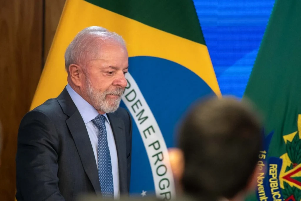 Na TV, Lula defende taxação de super-ricos e exalta nova isenção do IR