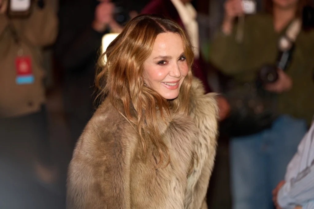 Sylvie Grateau, de Emily em Paris, redefine sexo e relacionamentos hoje