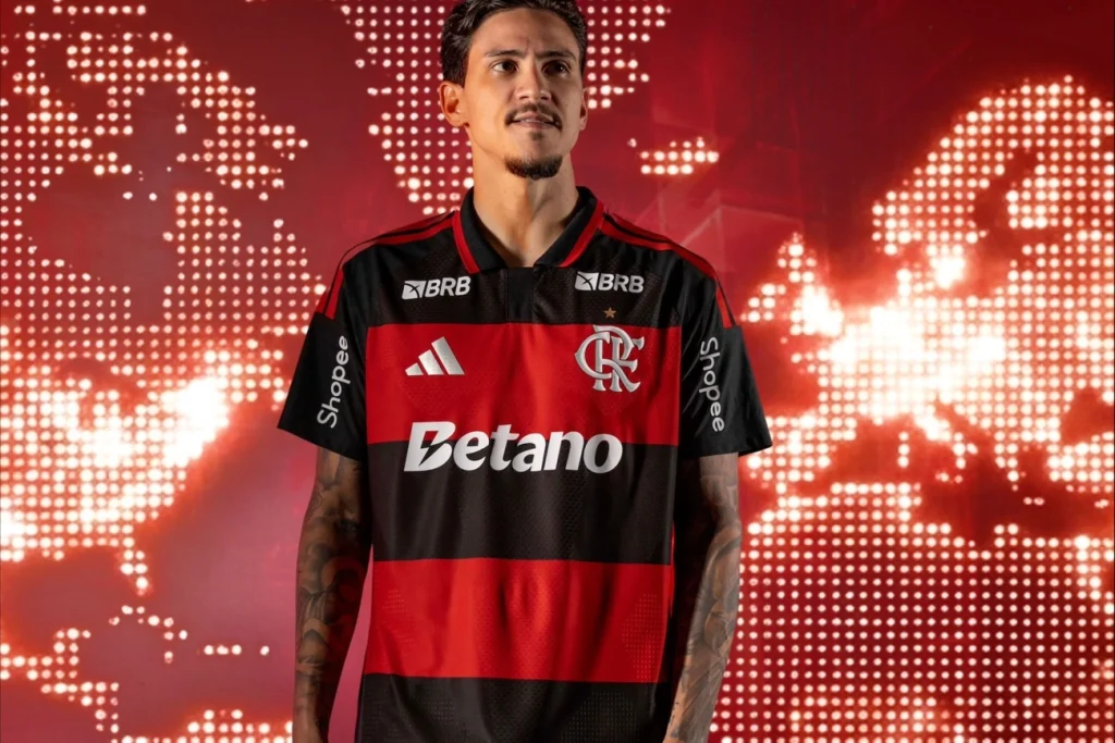Flamengo lança uniforme ícone da Nação 2026