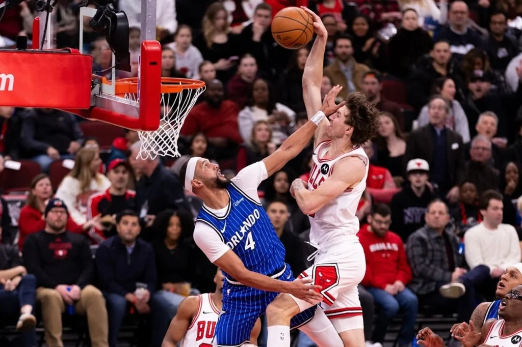 Matas Buzelis faz enterrada incrível e lidera vitória do Chicago Bulls hoje