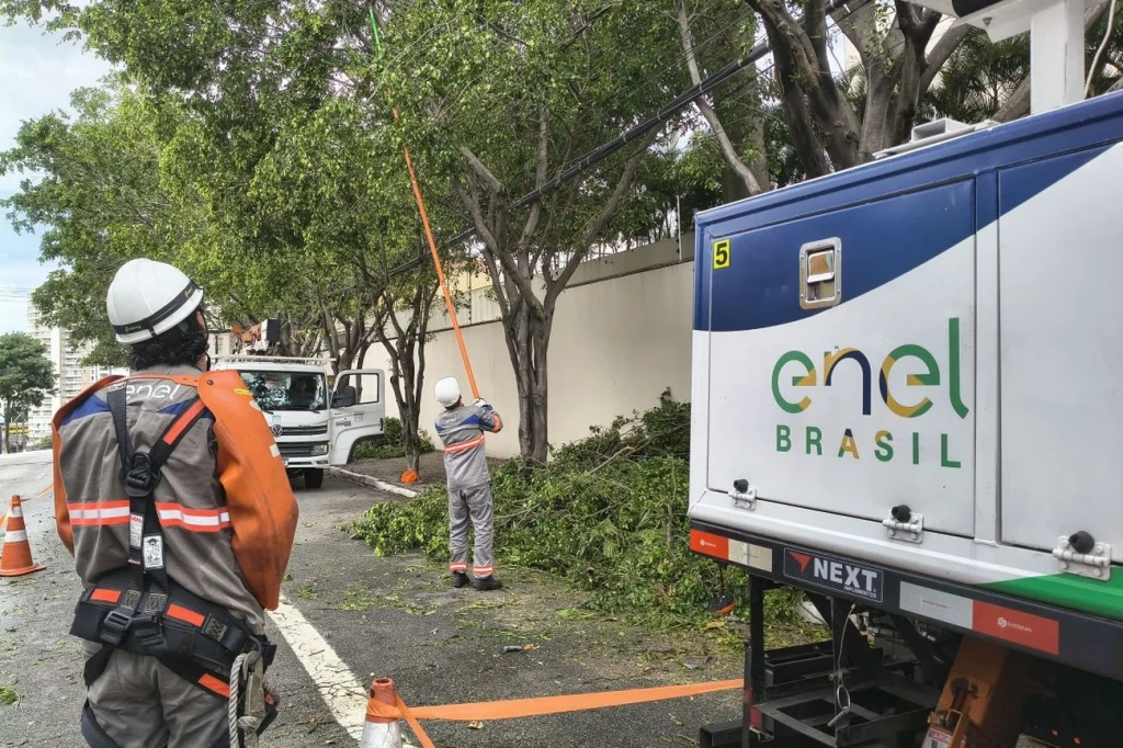 Enel rebate críticas de Nunes e Tarcísio sobre apagões em São Paulo agora Enel rebate críticas de Nunes e Tarcísio sobre apagões em São Paulo agora