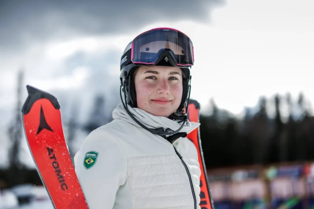 Alice Padilha luta no slalom feminino hoje nas Olimpíadas de Inverno