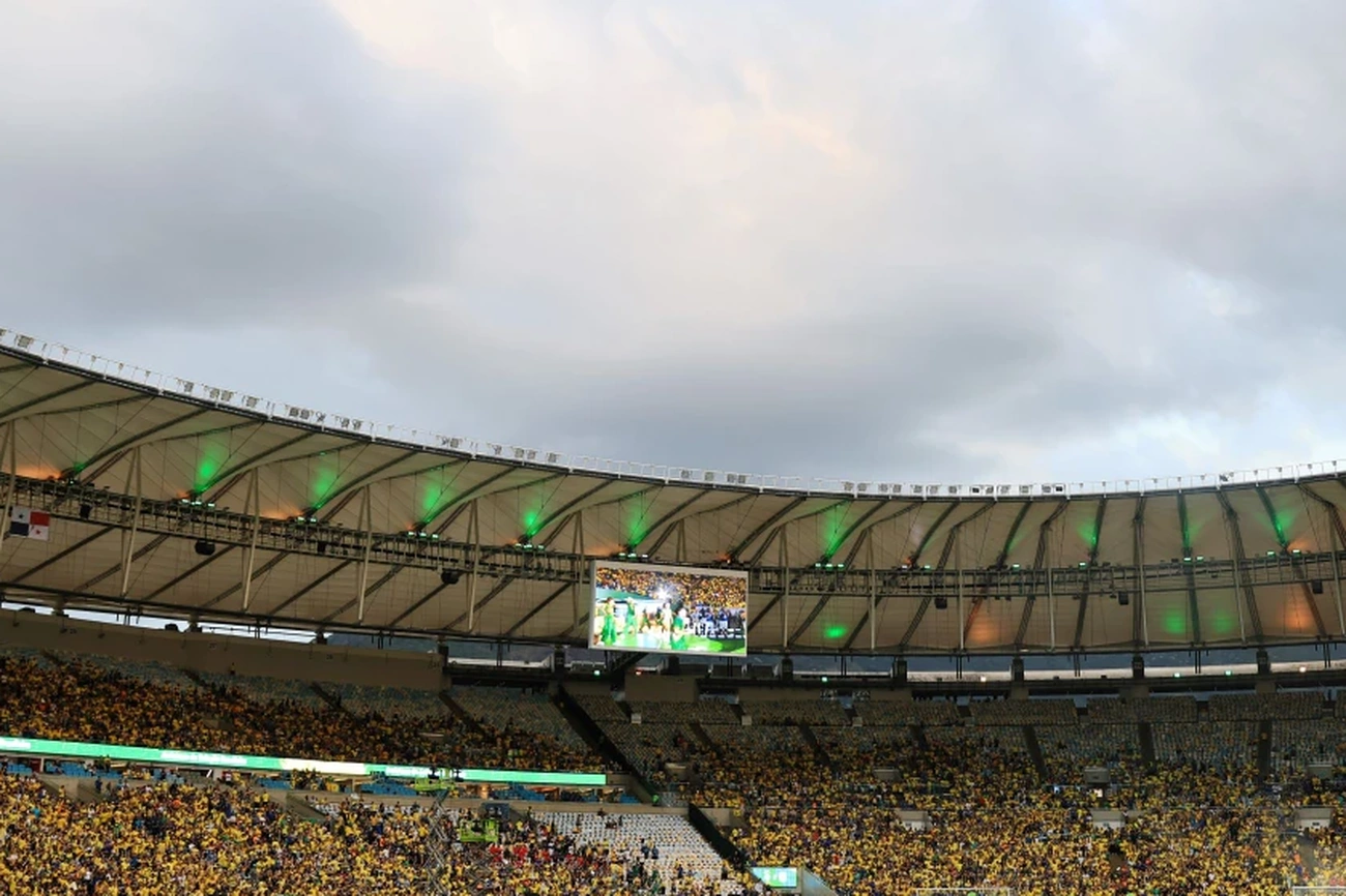 Torcida do Brasil já enche arredores do Maracanã hoje antes de jogo contra Panamá