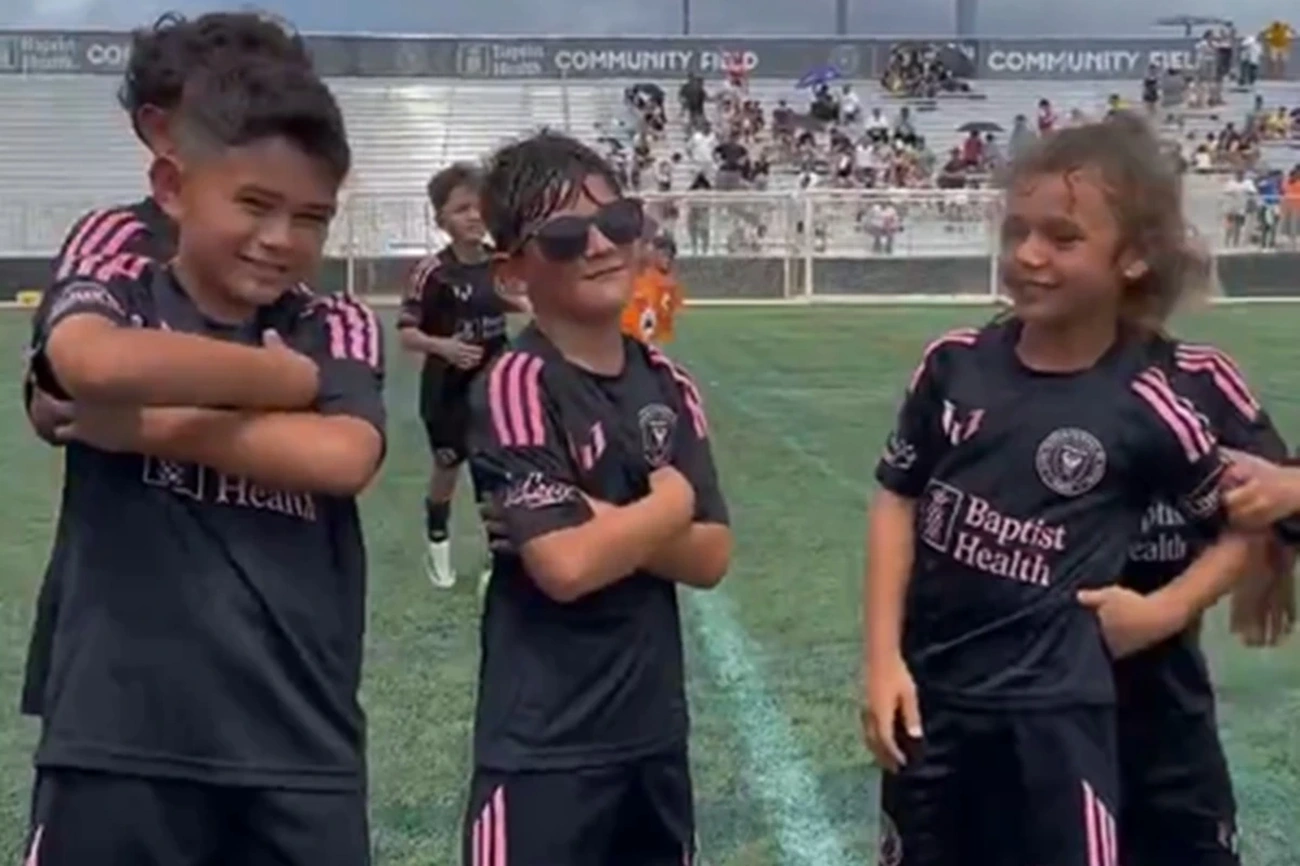 Filho caçula de Messi marca golaço nos EUA e imita pai em comemoração