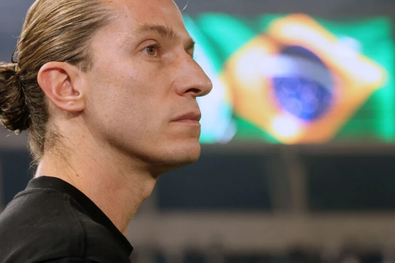 Filipe Luís assume Monaco agora, após deixar Flamengo, com contrato de 2 temporadas
