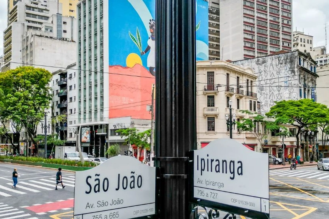 Justiça Suspende Times Square Paulistana no Centro de SP: Projeto de Telões Luminosos Fica Pausado