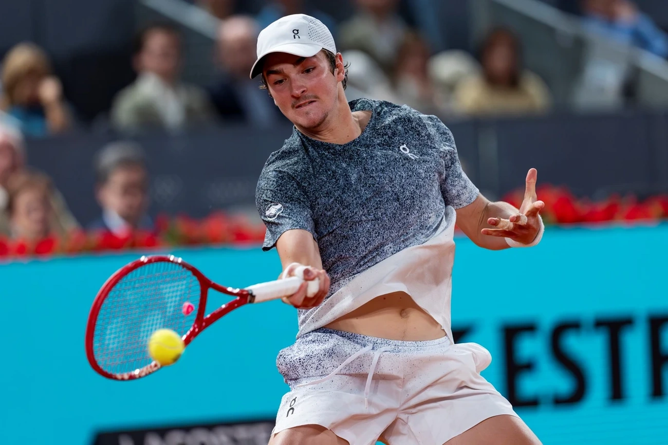 João Fonseca enfrenta hoje Dino Prizmić em Roland Garros