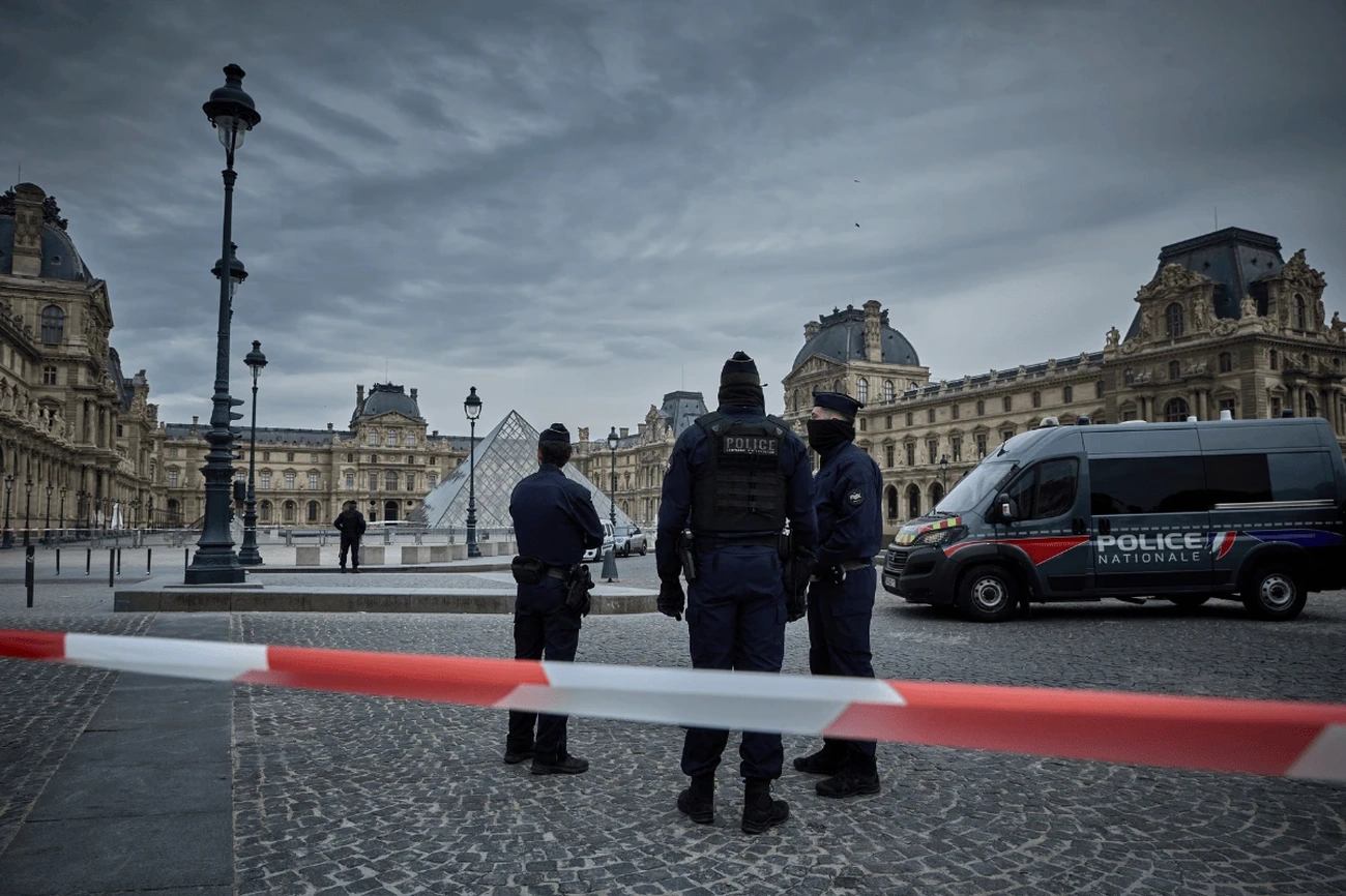 O Roubo Milionário ao Louvre Agora é um Filme e Série Documental